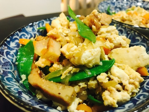 春の絹さや入りごま香る炒り豆腐